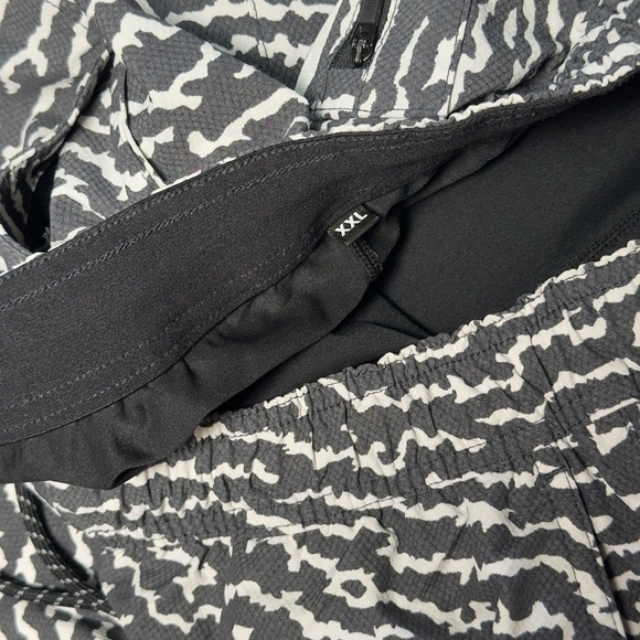 🖤 LEGENDS Boro Shorts - Black/White Static Camo - XXL - Picture 3 of 7